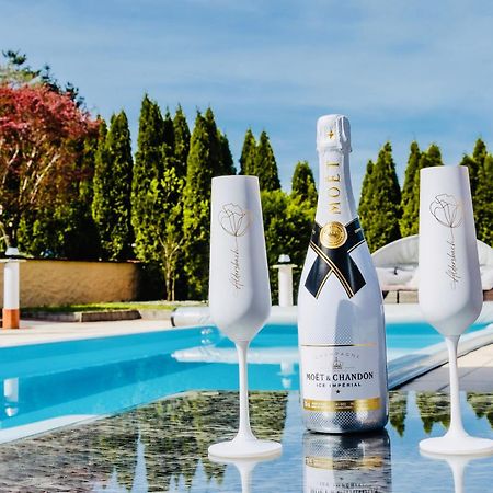 5 Sterne Centurion Ferienhaus Villa 2 Pools 86 Zoll Tv Aldersbach ภายนอก รูปภาพ